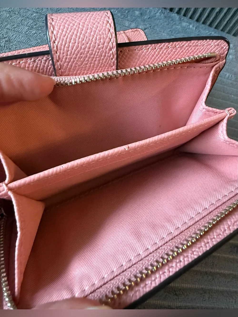 READ Coach Blush Pink Pebbled Leather Snap Wallet Crossgrain
